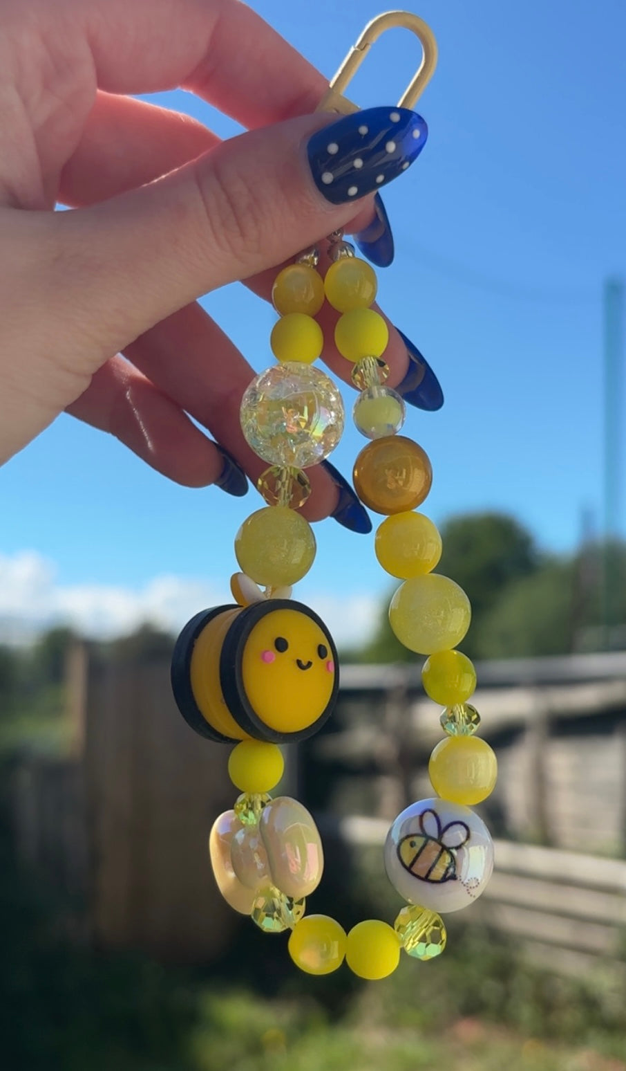 Bumblebee charm 🐝