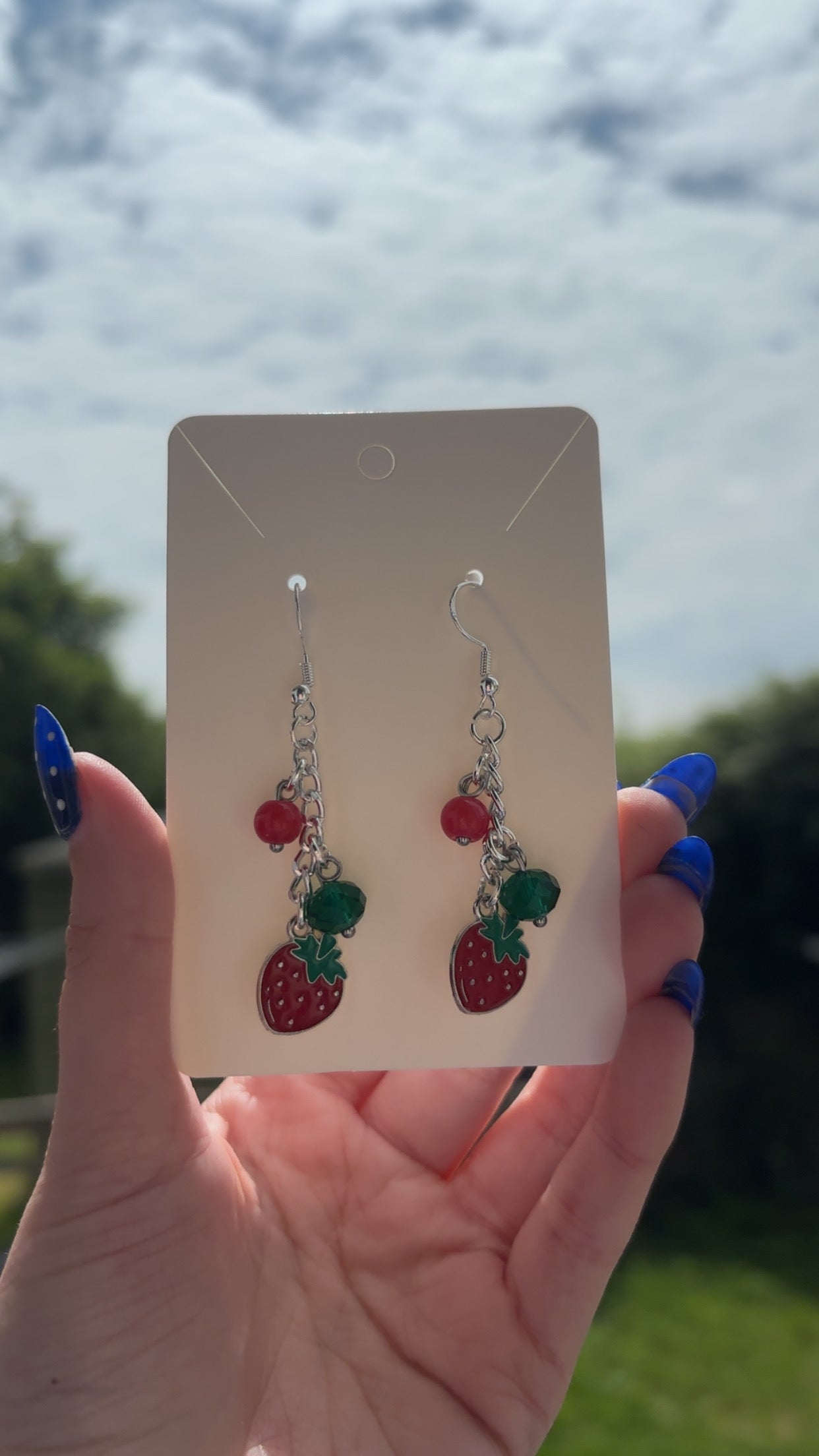 Strawberry earrings 🍓